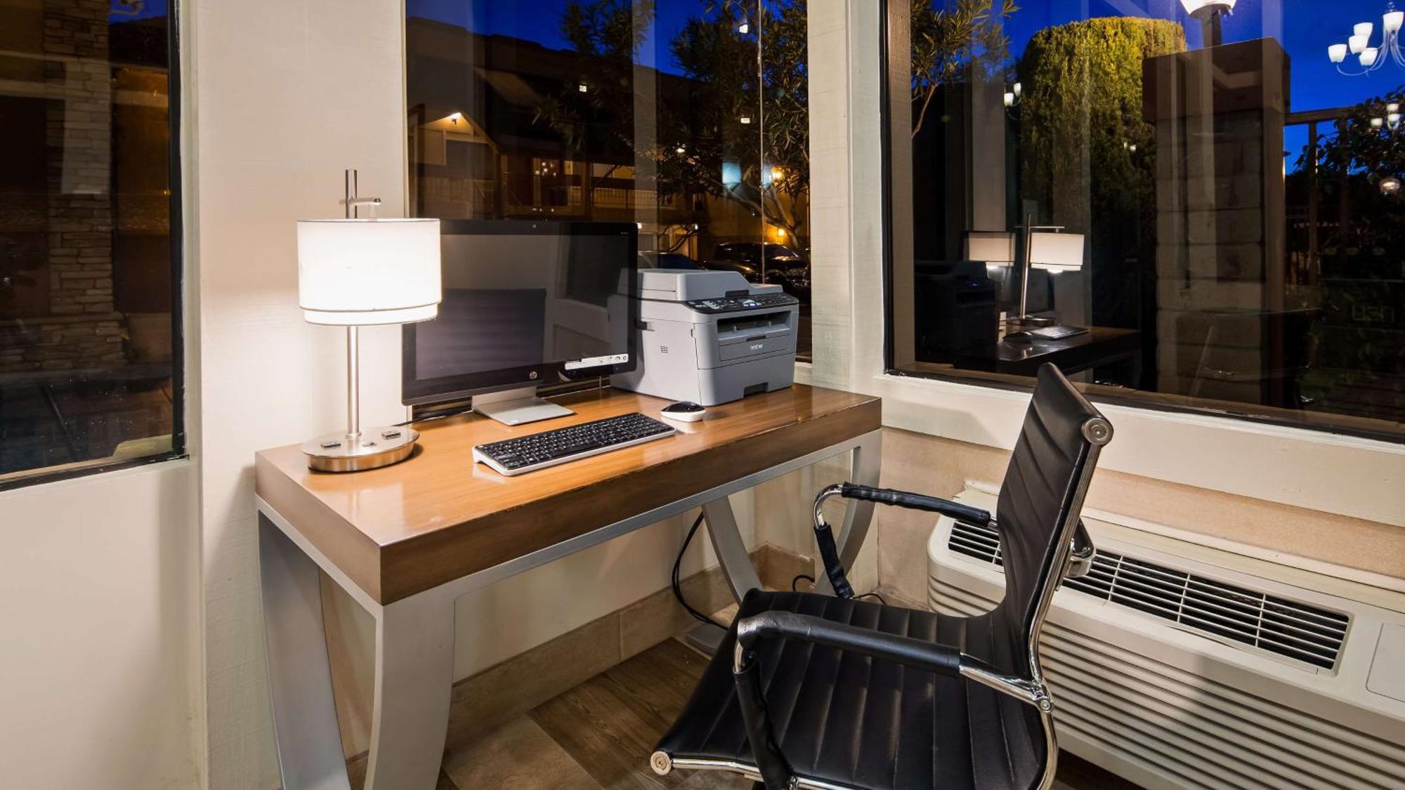 Best Western PLUS Inn of Hayward Exterior foto