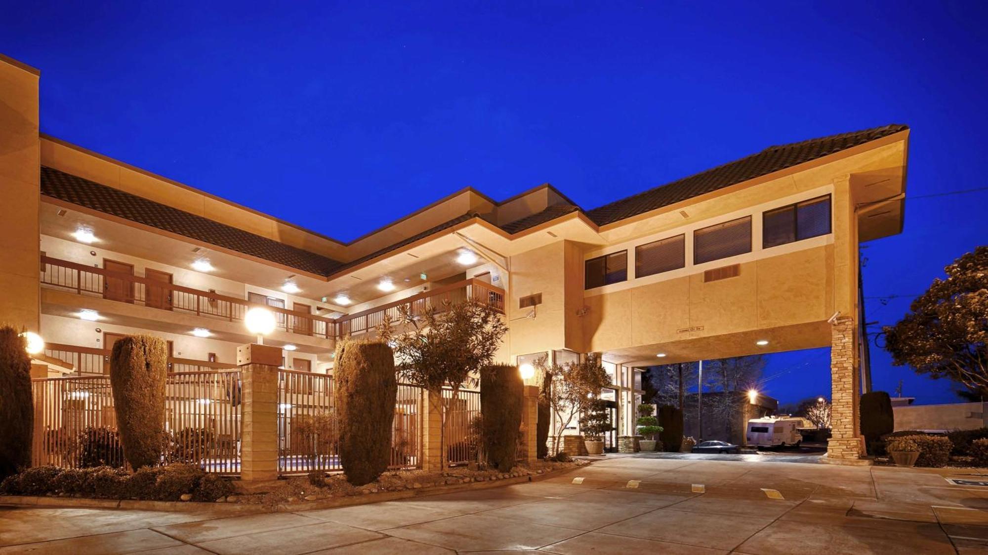 Best Western PLUS Inn of Hayward Exterior foto